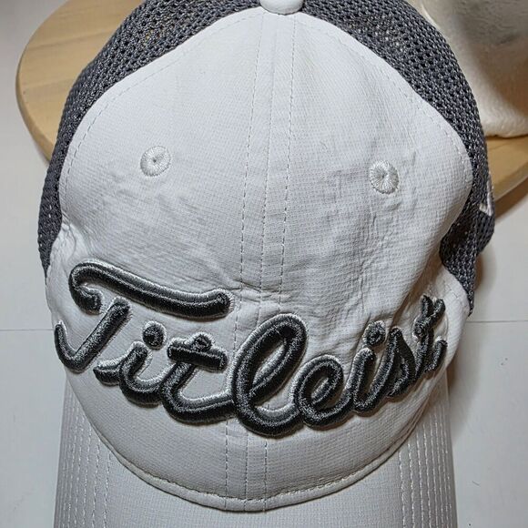 Titleist Pro V1 Golf Snapback Hat Mesh Back White With Grey Adjustable - Picture 9 of 9